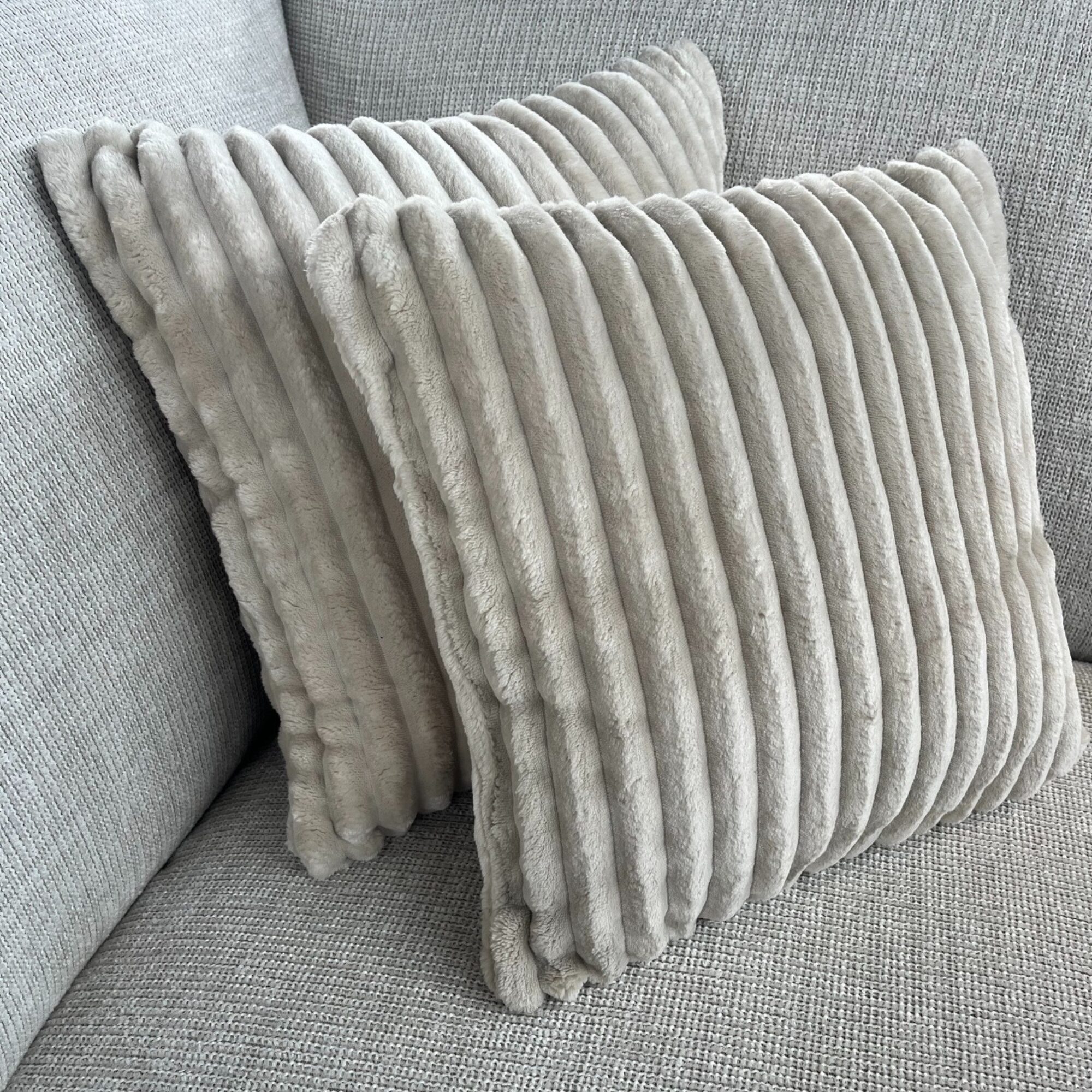 Coussin MySofa beige – 45 cm