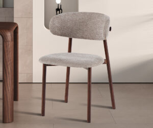 Alternative view of Chaise 'Coco' Noyer - Tissu Fabb Raven 30 Sable