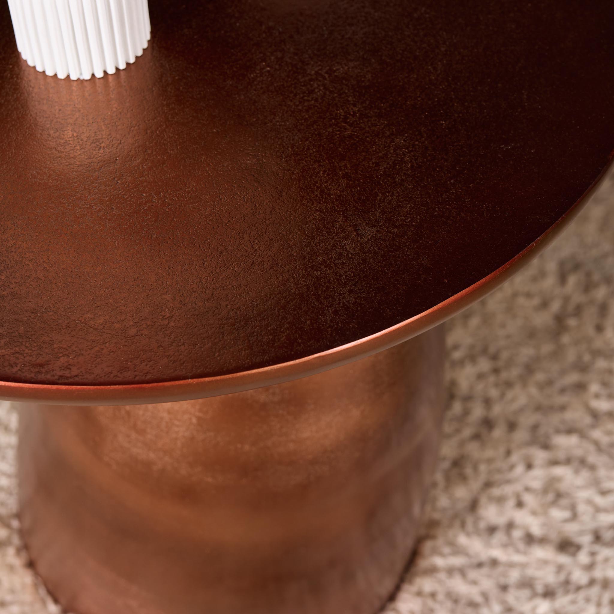 Table d’appoint Jarah en aluminium doré – 55 cm – Image 3