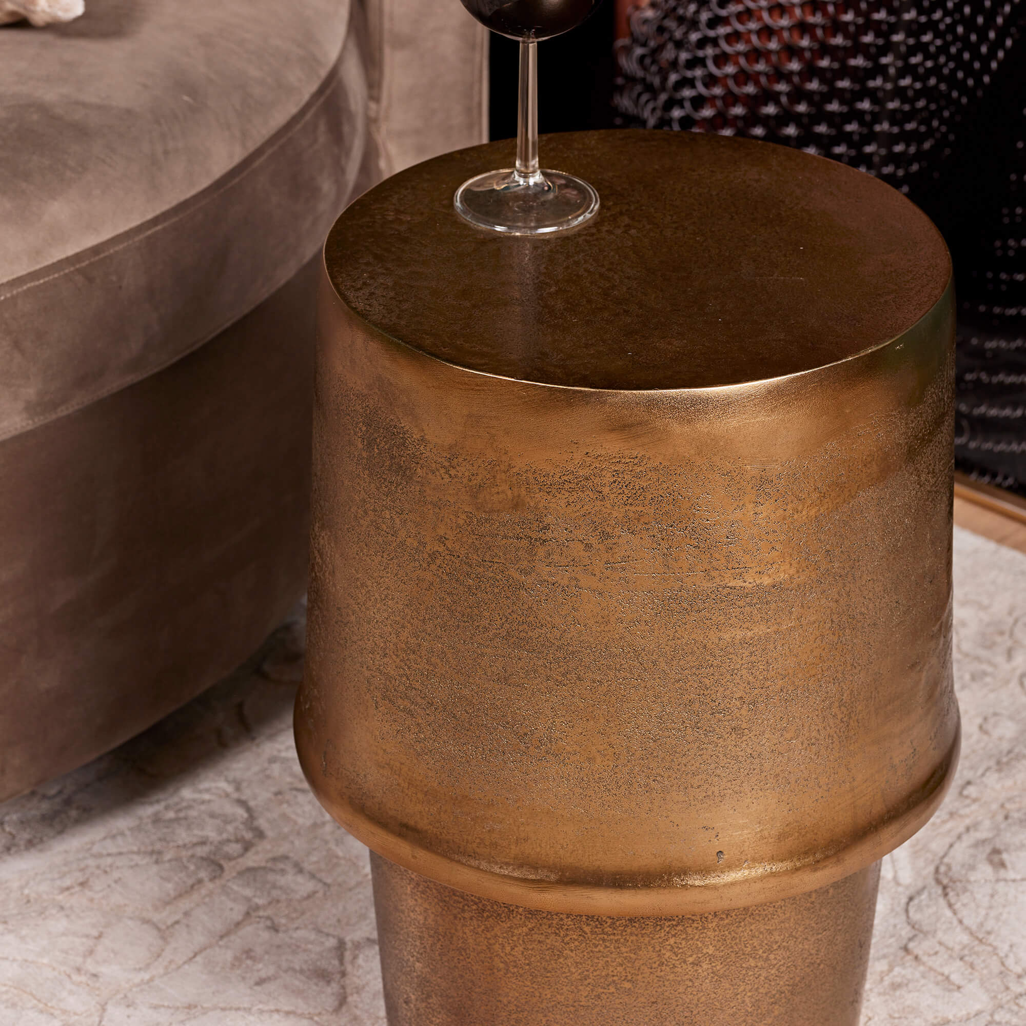 Table d’appoint Glamor en aluminium doré – 30 cm – Image 5