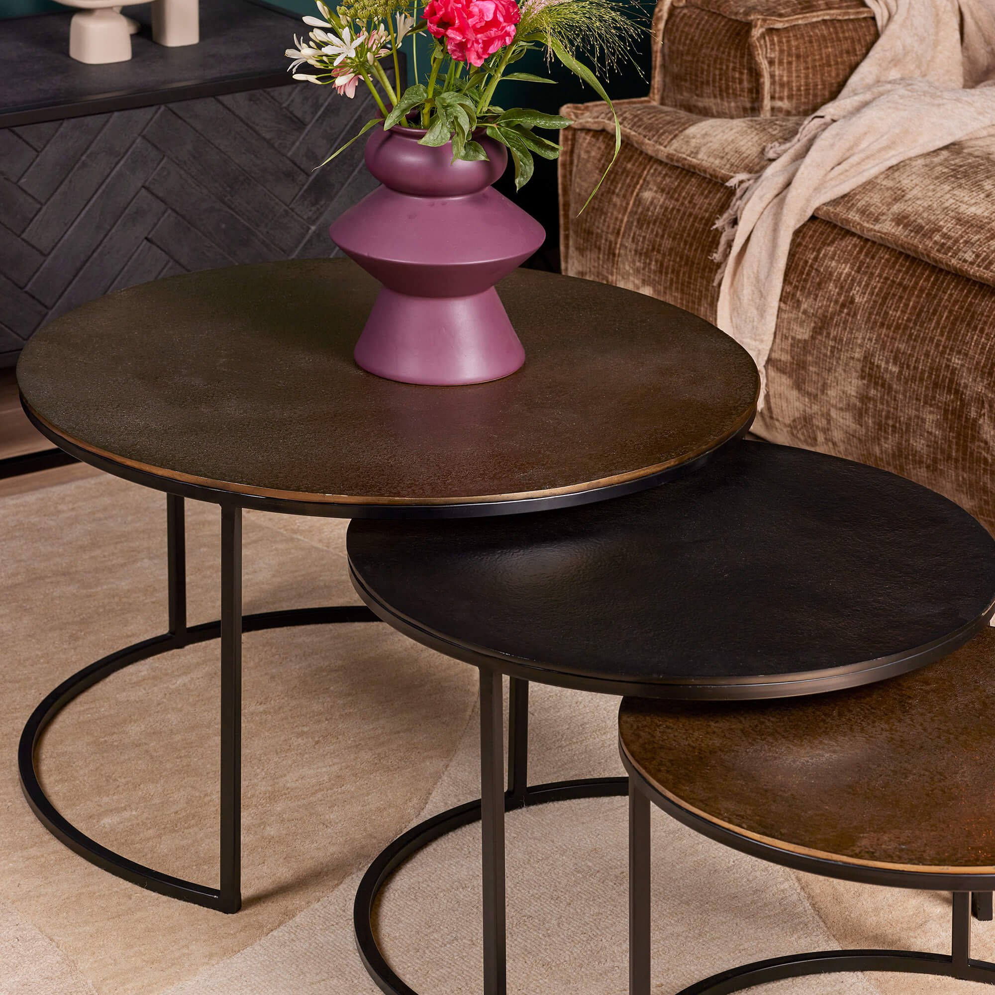 Set de tables basses Xaro en aluminium doré/noir – 75 cm – Image 2