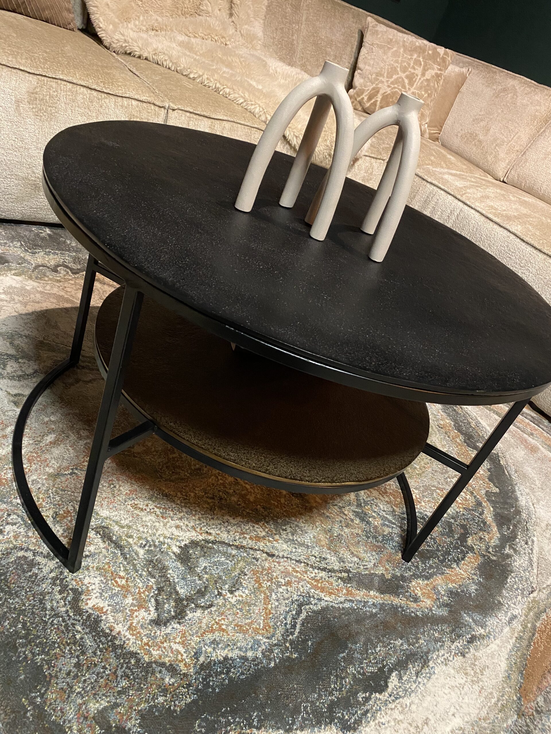 Table basse Lecia en aluminium doré – 80 cm – Image 5