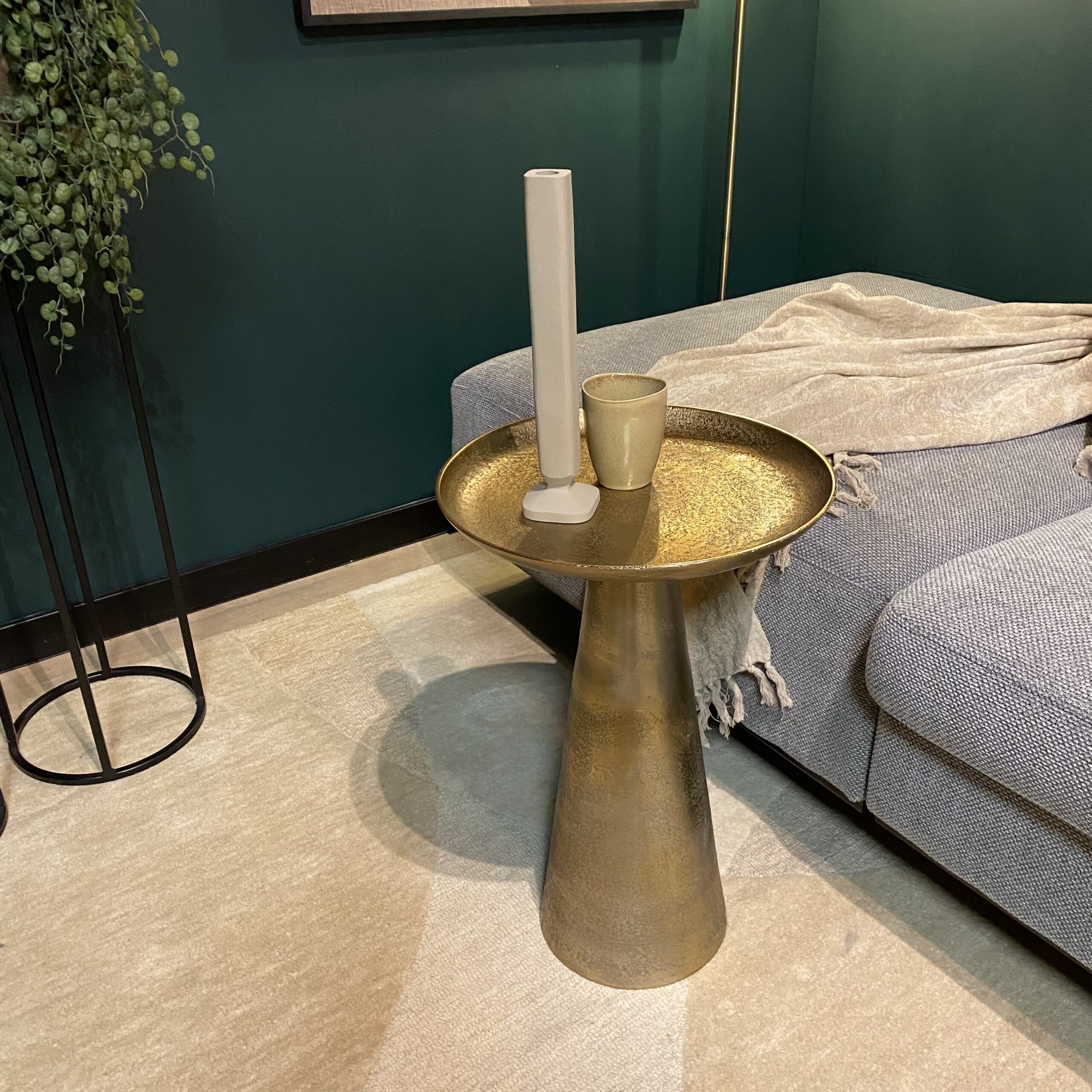 Table basse Daisy en aluminium doré – 40 cm