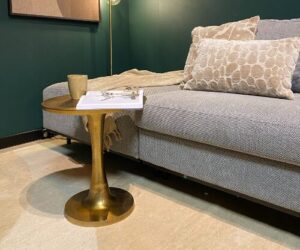 Table basse Amara en aluminium doré – 45 cm