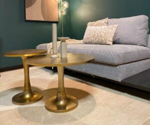 Alternative view of Table basse Amara en aluminium doré – 45 cm