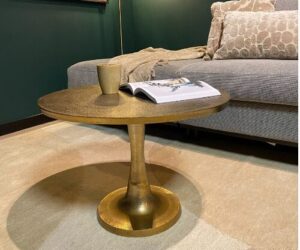 Table basse Amara en aluminium doré – 65 cm