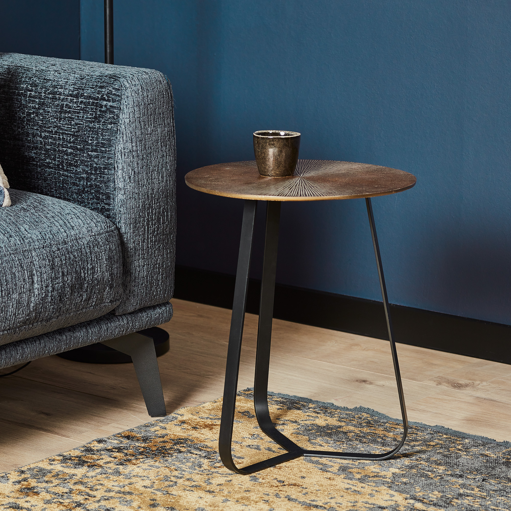Table basse Kate en aluminium doré – 40 cm