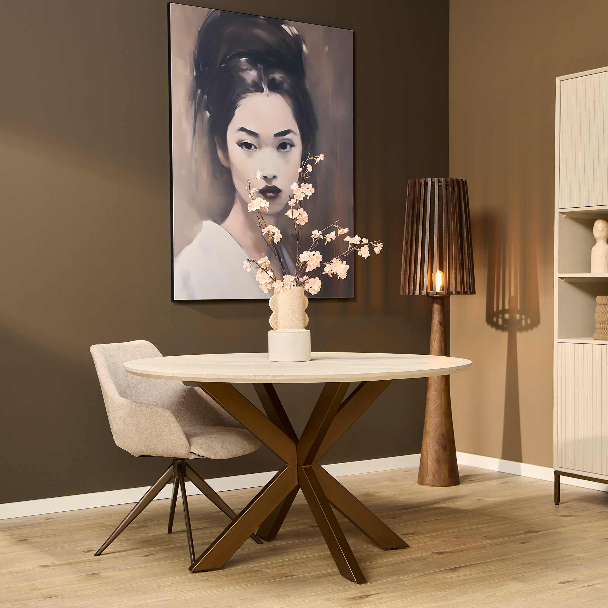 Table à manger ronde Madison en bois de manguier finition sable – 110 cm