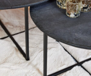Alternative view of Set de tables basses Arlington en bois de manguier noir – 70 cm