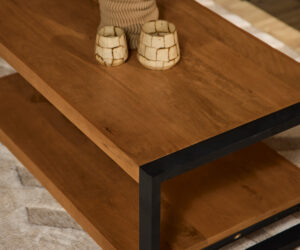 Alternative view of Table basse Boaz avec tablette inférieure en bois de manguier naturel – 110 cm