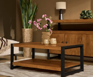 Table basse Boaz avec tablette inférieure en bois de manguier naturel – 110 cm