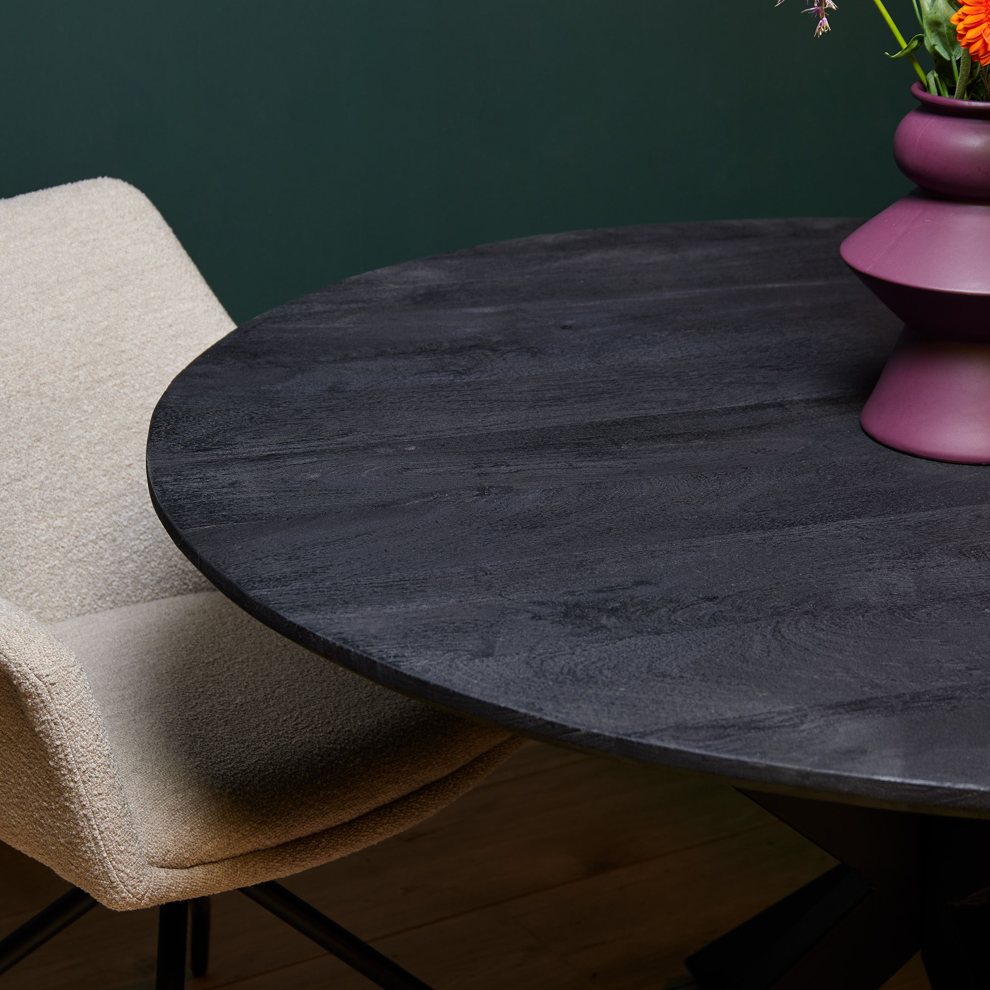 Table à manger ronde New York en bois de manguier noir – 130 cm – Image 2