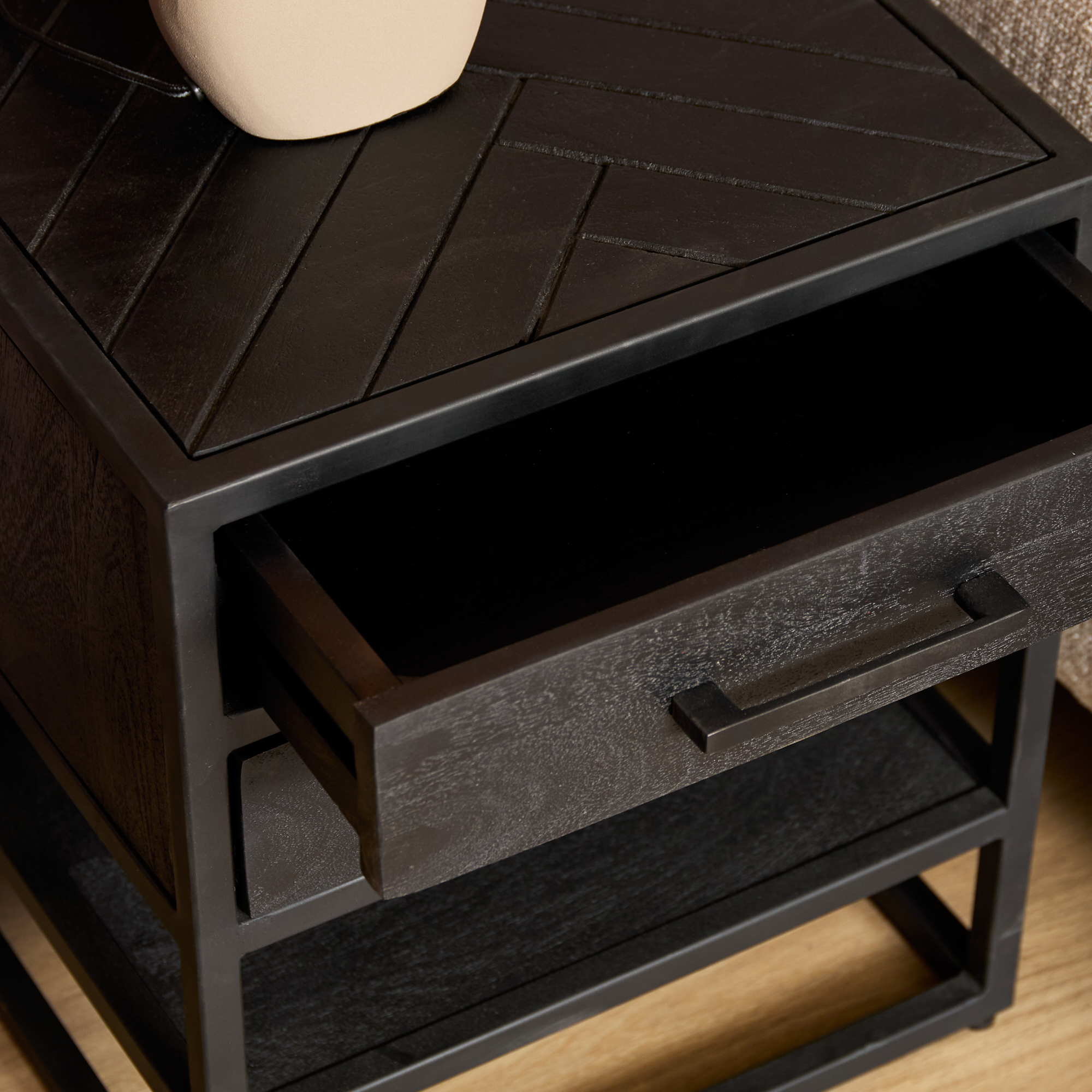 Table de chevet New York en bois de manguier noir – 45 cm – Image 2