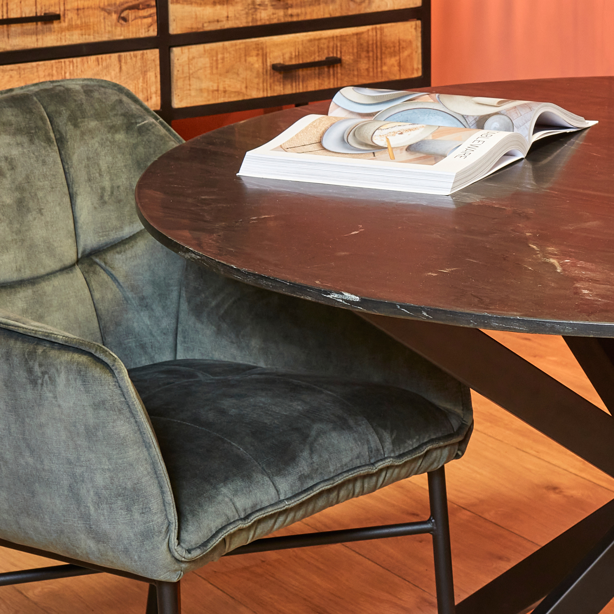 Table à manger ronde Lynn en marbre noir – 150 cm – Image 2