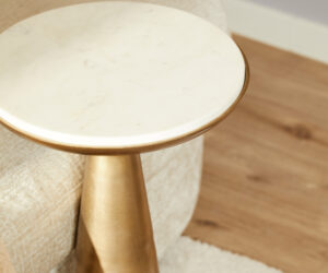 Alternative view of Table d’appoint Essy en marbre blanc/métal – 38 cm