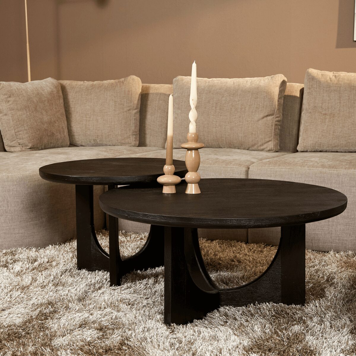 Table basse ronde Guus en bois de manguier noir – 80 cm